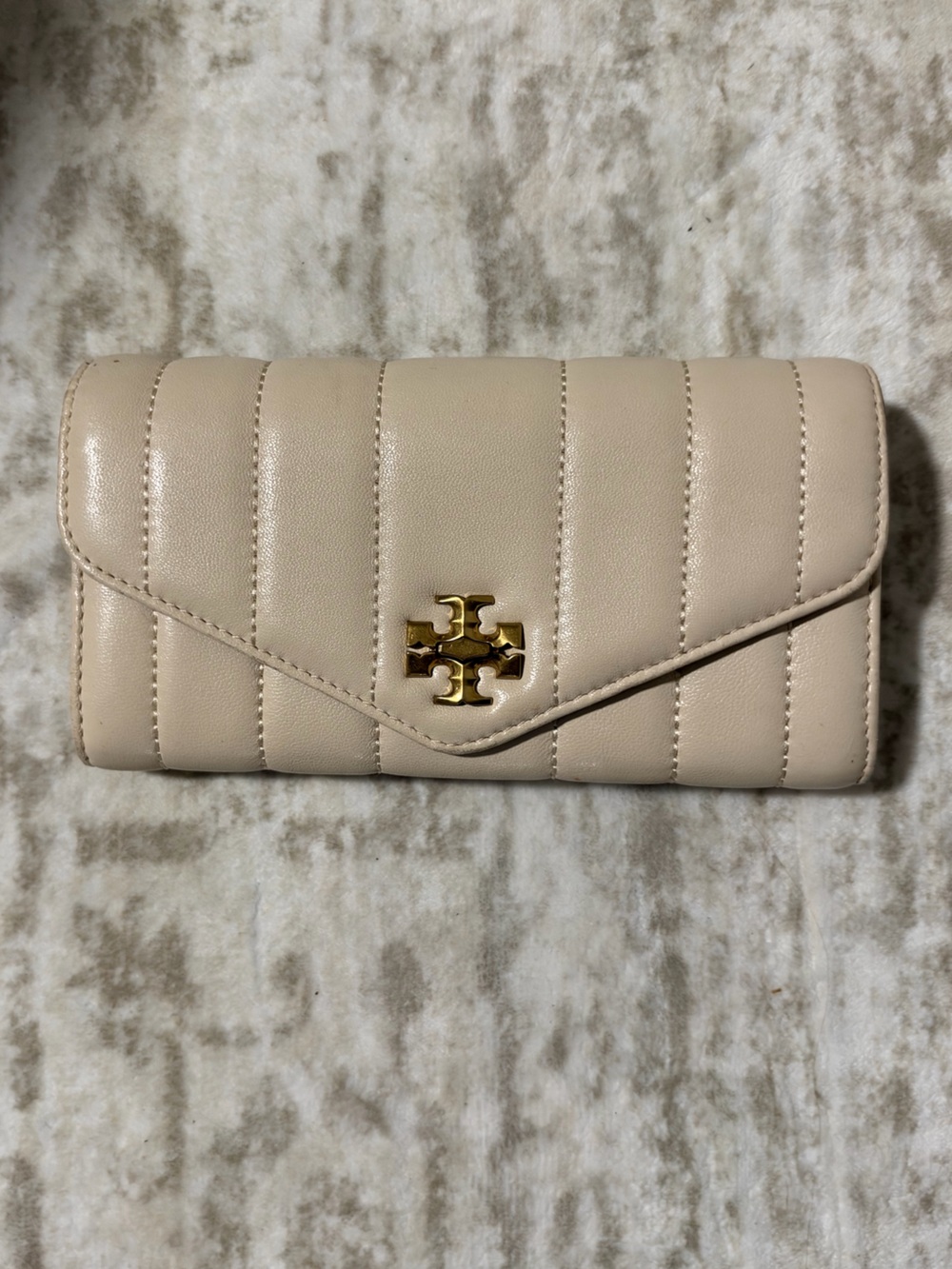 Tory Burch Cream Quilted Leather Continental Wallet with Gold Logo